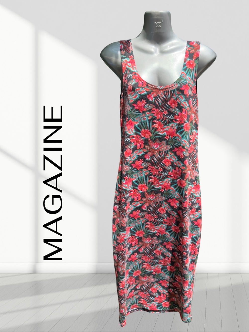 Magazine Tropical Floral Sleeveless Sheath Dress Black Red Women’s Medium